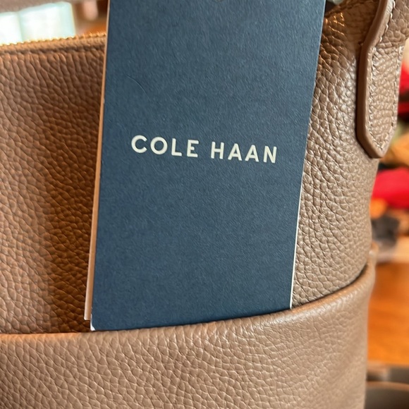 NWTCOLE HAAN Bucket Bag Pebble ButteryLeatherGoldInitialsHandle&Strap.AllSeasons - Picture 2 of 15